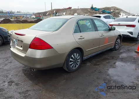 2006 Honda Accord 2.4 Lx z USA, uszkodzony, nr VIN 1HGCM56466A039818